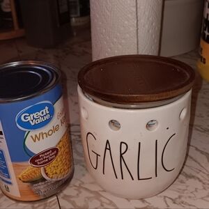 Rae Dunn Garlic